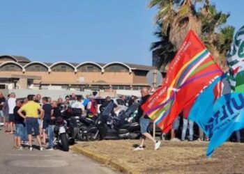 A rischio 1200 posti di lavoro a Portovesme, venerdì il ministro Urso davanti ai cancelli: “Noi ci saremo, insieme”