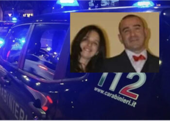 Uccide la moglie con i figli in casa e poi tenta di togliersi la vita