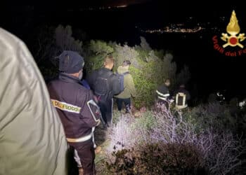 Sinnai, quattro escursionisti si perdono al buio a Santa Barbara: salvati dai vigili del fuoco