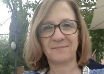 Torna a casa per Natale, maestra di 51 anni si sente male e muore