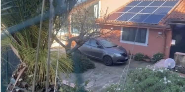 Turista di 36 anni muore intossicato dal monossido di carbonio: gravi i genitori e la sorella