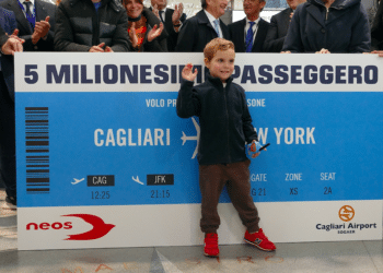 Cagliari, è record: 5 milioni di passeggeri in aeroporto, il piccolo Gioele vince un viaggio a New York