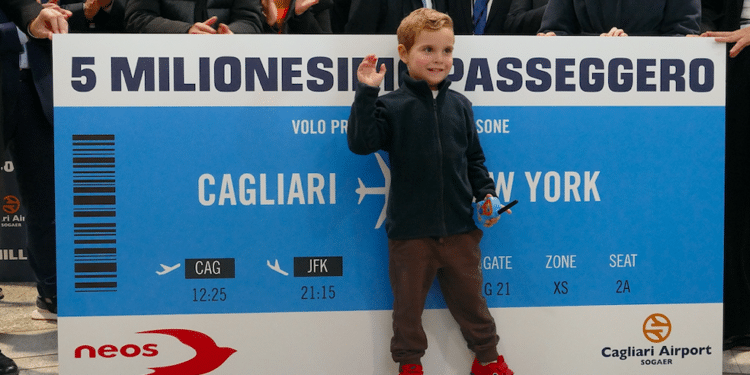 Cagliari, è record: 5 milioni di passeggeri in aeroporto, il piccolo Gioele vince un viaggio a New York