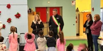 Festa nelle scuole a Monserrato, tra i partecipanti anche alcuni rappresentanti dell’amministrazione