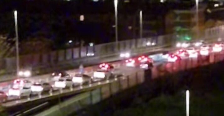 Cagliari, ennesimo tamponamento sull’asse mediano: traffico in tilt e file chilometriche