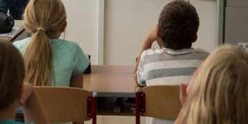 Bimbi al gelo a Selargius, i genitori scrivono al sindaco: “Riscaldamento ko, disagi agli studenti e ai docenti”