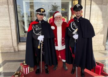 Immacolata speciale a Cagliari, i carabinieri incontrano i cittadini per strada: “Per noi un grande legame”