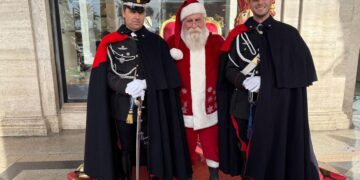 Immacolata speciale a Cagliari, i carabinieri incontrano i cittadini per strada: “Per noi un grande legame”