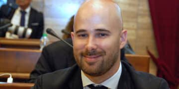 “Rubati zaino e tablet dalla macchina, a Cagliari problema sicurezza grande quanto una casa”