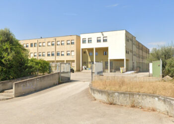 Elmas, sulla testa un tetto di cartone: gara di solidarietà per un ragazzo in difficoltà