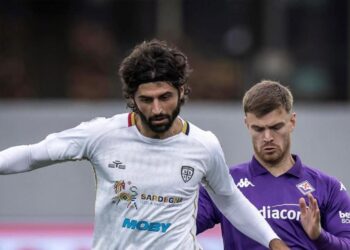 Fiorentina-Cagliari 1-0, niente bacione a Firenze: Cataldi rovina il piano tattico, i rossoblù non segnano