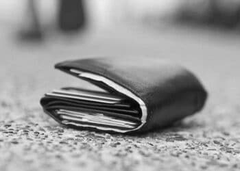 Nuoro, perde il portafoglio con i soldi appena ritirati per pagare le bollette