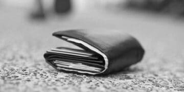 Nuoro, perde il portafoglio con i soldi appena ritirati per pagare le bollette