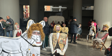 Flash mob del popolo di Pratobello e presepe a tema nel giorno del via libera alle aree idonee per l’eolico in Sardegna