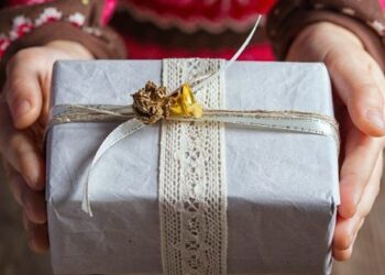 Natale di solidarietà, un regalo per tutti i bambini: raccolta doni dell’Associazione CharliBrown