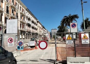 La nuova via Roma a Cagliari, così piatta e poco originale, così poco monumentale: un progetto invasivo e fuori luogo