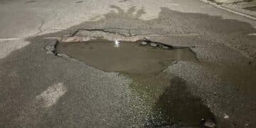 Pirri città delle voragini, proteste in via Duca di Genova: “Abbanoa, aspettiamo il morto?