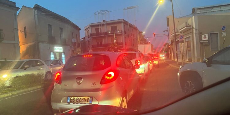 Incidente in Viale Marconi, paralizzato il traffico in tutta Cagliari e hinterland: migliaia di automobilisti intrappolati