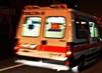 Serrenti, incidente nella notte: perde il controllo dell’auto e travolge un operaio dell’Anas