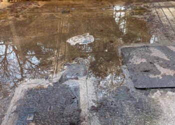 Cagliari, il quartiere del sole invaso dai liquami: “Abbanoa che fine ha fatto?”