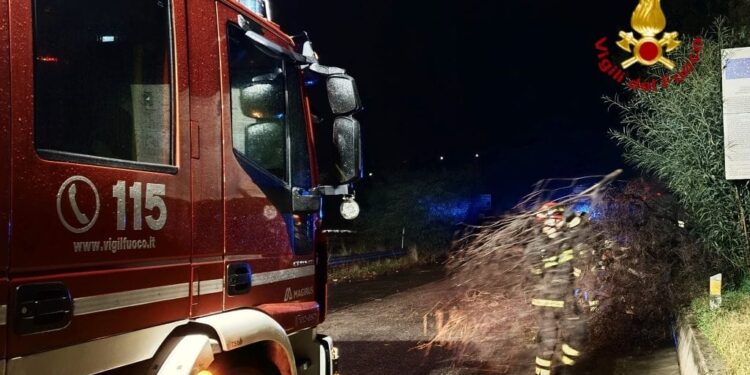 Sardegna flagellata dalle piogge e da un vento fortissimo: oltre 140 chiamate ai vigili del fuoco