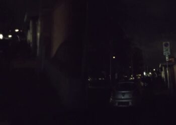 Cagliari, via Galvani da giorni al buio