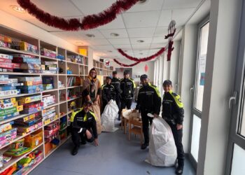 Cagliari, giochi e sorprese per i bimbi del Microcitemico: torna la solidarietà con “La Befana dei Vigili”