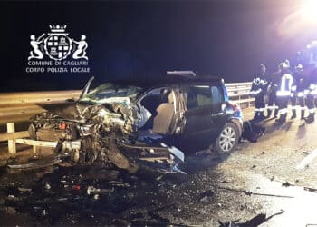 Cagliari, terribile scontro nella notte sull’Asse mediano: due feriti in codice rosso