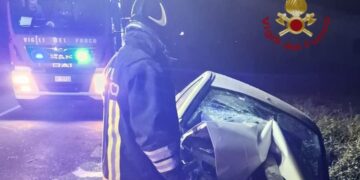 Esce di strada con l’auto a San Giovanni Suergiu, donna ferita in ospedale