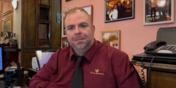 Cagliari, parla il ristoratore Claudio Mura: “Dimezzata la vendita di alcolici nel mio locale, normativa eccessiva”