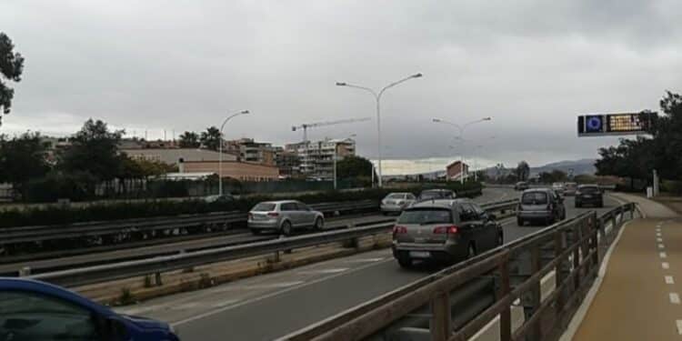 Cagliari, Asse Mediano in tilt: traffico congestionato a causa lavori: un ingorgo lungo tre km