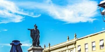 Cagliari, Farris chiede la rimozione della statua di Carlo Felice: “Non rappresenta i valori democratici su cui si fonda la Repubblica”