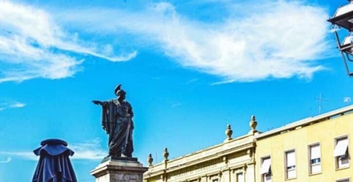 Cagliari, Farris chiede la rimozione della statua di Carlo Felice: “Non rappresenta i valori democratici su cui si fonda la Repubblica”