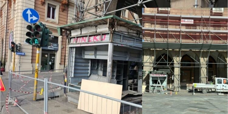 Cagliari: addio alla storica edicola abbandonata sotto i portici tra via Roma e via Sassari: “finalmente” avviata la rimozione