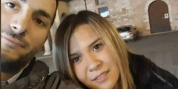 Giovane coppia trovata senza vita in casa: ipotesi femminicidio