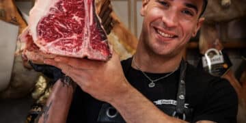 Macellaio di 33 anni muore improvvisamente dopo due giorni di febbre: ipotesi meningite fulminante