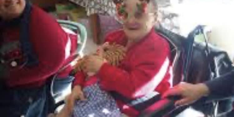 Alghero, è sarda la donna con la sindrome di down più longeva d’Italia: auguri a Dina Tilocca