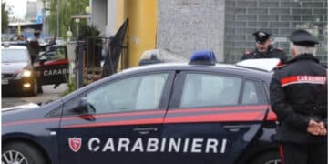 Padre 70enne accoltella il figlio durante una lite:denunciato  per lesioni