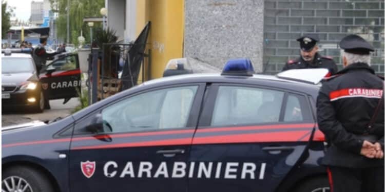 Padre 70enne accoltella il figlio durante una lite:denunciato per lesioni
