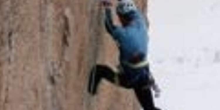 Precipita durante un’arrampicata: morto un 20enne