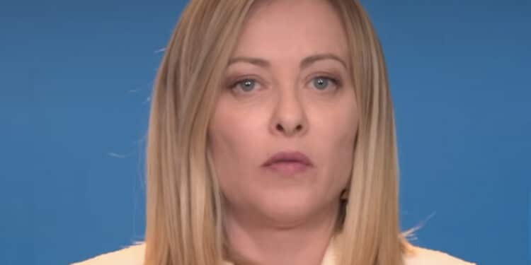 Giorgia Meloni, avviso di garanzia per favoreggiamento e peculato per il caso Almasri: “Non sono ricattabile”