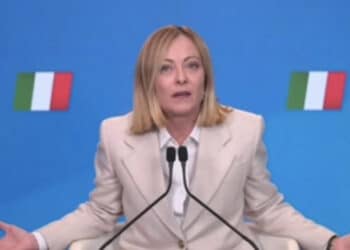 Giorgia Meloni e il caso Almasri: “Indagarmi un danno alla Nazione, non mollo”