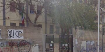 Cagliari, al De Sanctis-Deledda studenti in aula con coperte e borse dell’acqua calda