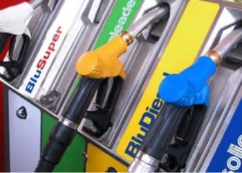 Rincari sui prezzi: cara benzina, ma quanto mi costi?
