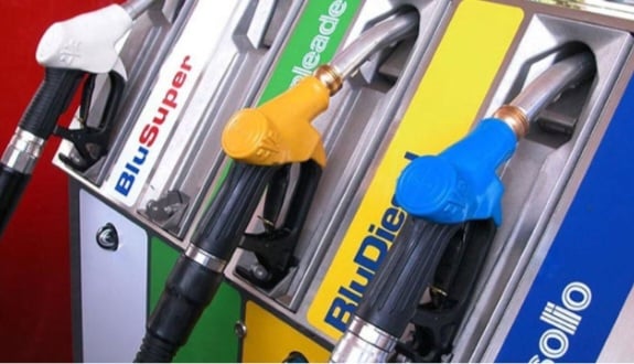 Rincari sui prezzi: cara benzina, ma quanto mi costi?