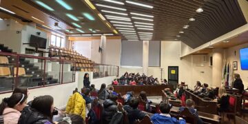 Quartu, gli studenti al sindaco Milia: “Che lavori hai fatto, che musica ascolti, hai scritto molti libri?”