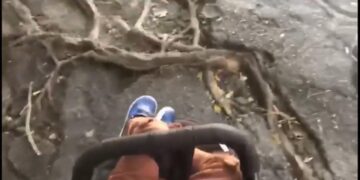 Cagliari, disastro viale Merello: “Ecco in che condizioni sono strada e marciapiedi”