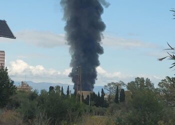 Incendio alla Saras di Sarroch, il Grig attacca: “Ennesima volta, nessuno parla delle conseguenze per ambiente e salute”
