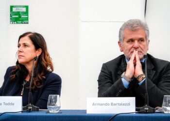 A Nuoro il nuovo hub sardo del farmaco, Bartolazzi: “Esempio su come fare rifunzionare la sanità nell’Isola”