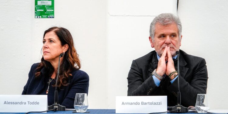 A Nuoro il nuovo hub sardo del farmaco, Bartolazzi: “Esempio su come fare rifunzionare la sanità nell’Isola”